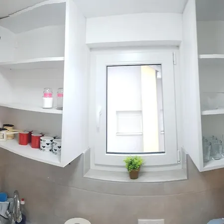 Kiwi In A Quite Area Μπάνια Λούκα