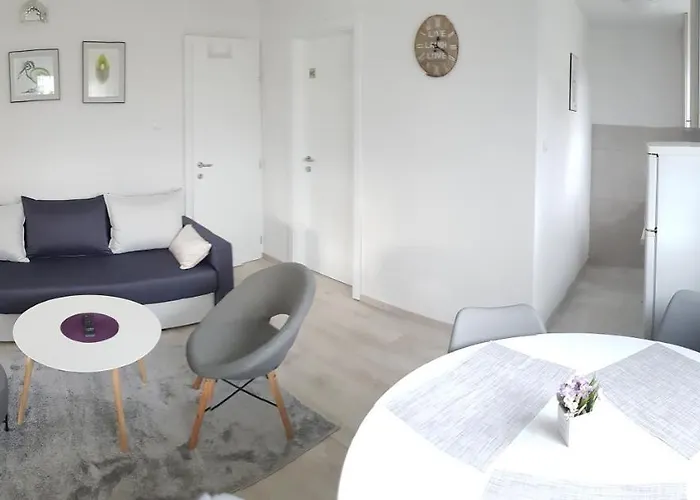 Kiwi In A Quite Area Apartman