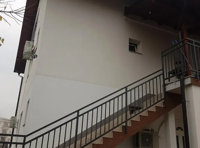 Apartman Kiwi In A Quite Area *